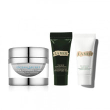 將圖片載入圖庫檢視器 Holiday Gift Set 節日限定套裝 水潤光采醒膚保濕套裝 1 set
