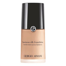 將圖片載入圖庫檢視器 Giorgio Armani 喬治 阿瑪尼 柔亮自然粉底液 #4 Light Sand 30ml
