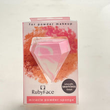 將圖片載入圖庫檢視器 RUBYFACE 雙色鑽石形美妝蛋 - Light Pink 1pc
